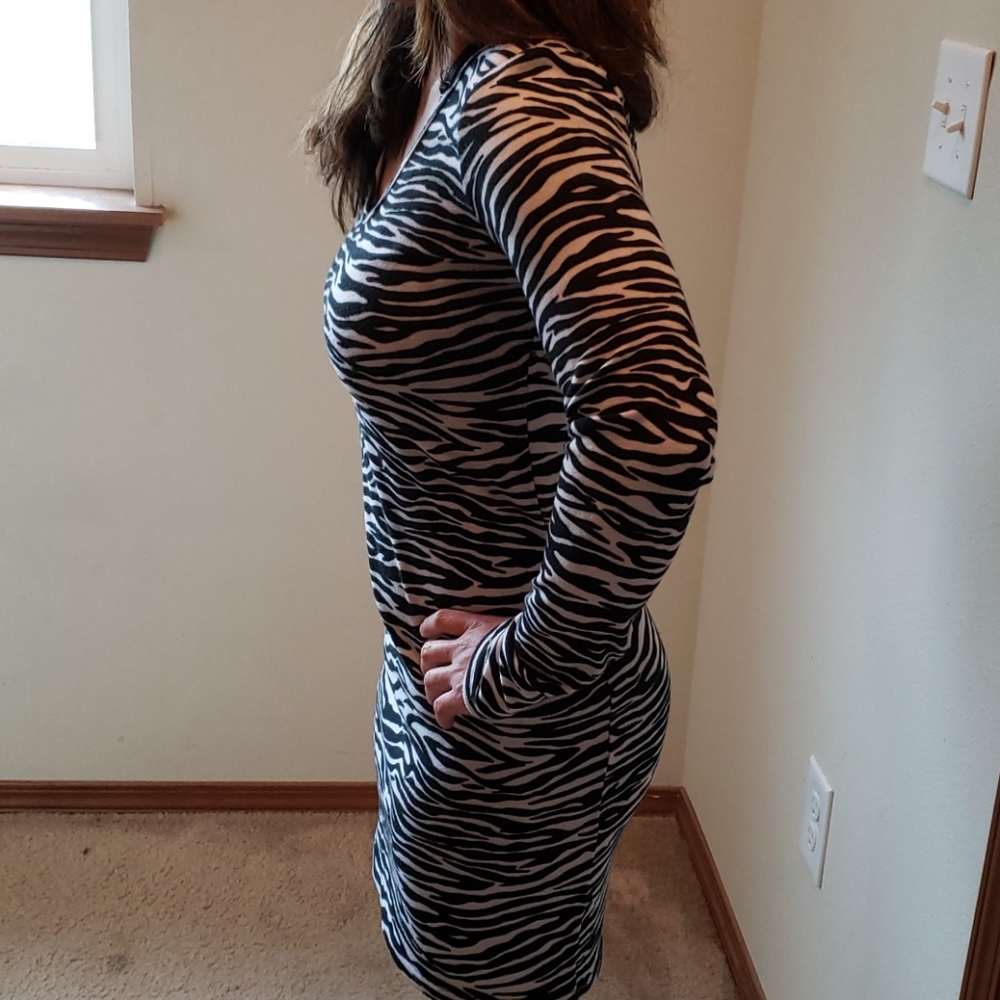 Dressed - Picture 2 of 3